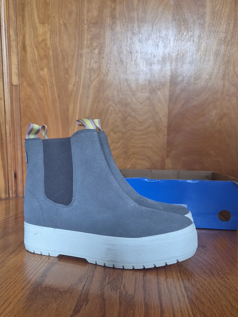 Keds Women's Gray Suede The Platform Chelsea Lug Boot, size 7,5